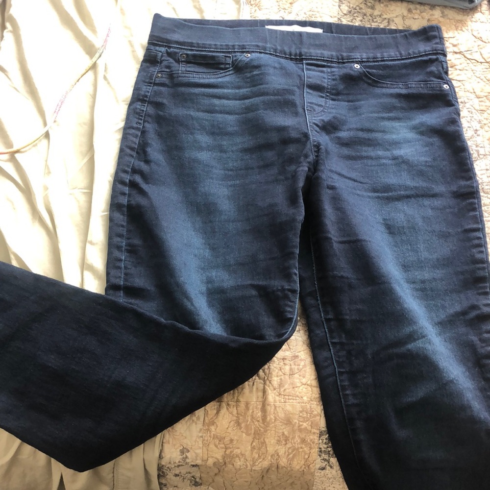 Pull-on skinny jeggings